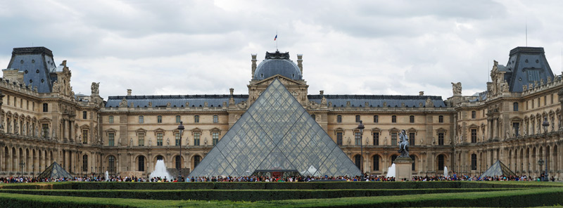 Louvre Müzesi'nden Uçan Çatı
