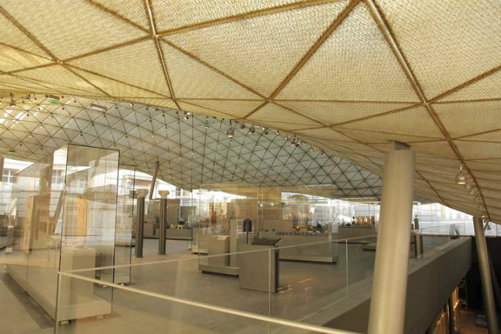 Louvre Müzesi'nden Uçan Çatı