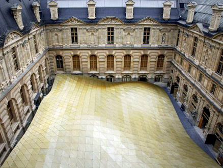 Louvre Müzesi’nden Uçan Çatı