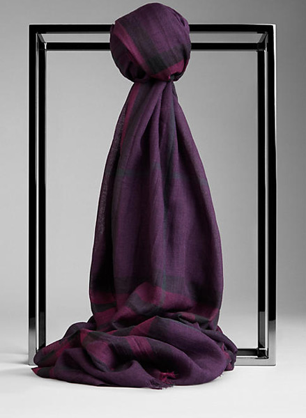 Burberry 2013 – 2014 Sonbahar Kış Eşarp Modelleri-10