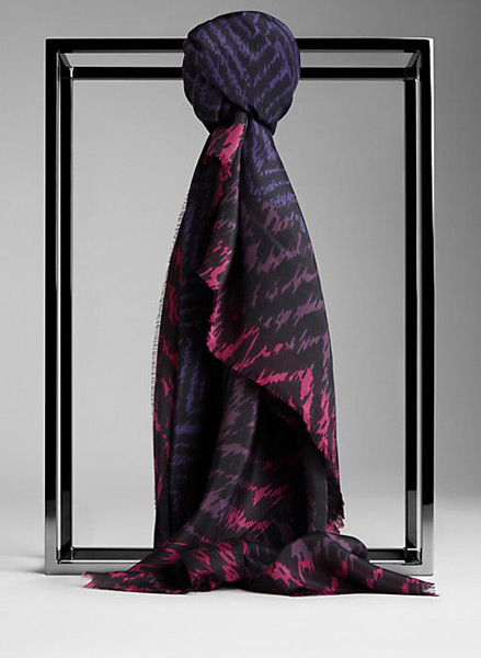 Burberry 2013 – 2014 Sonbahar Kış Eşarp Modelleri-11