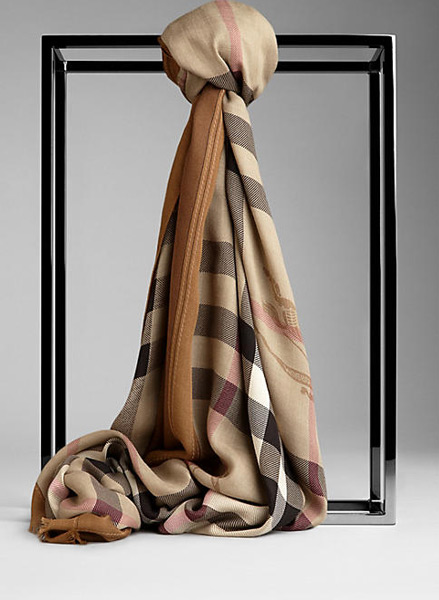Burberry 2013 – 2014 Sonbahar Kış Eşarp Modelleri-6
