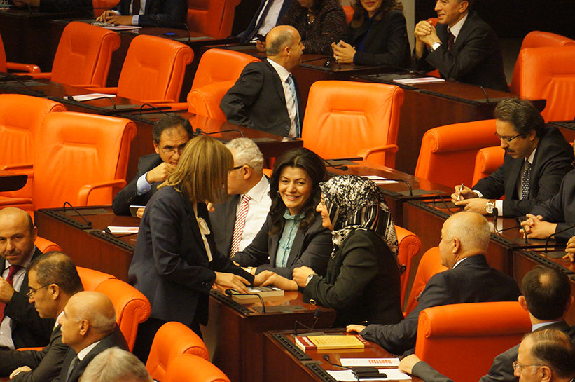 Başörtülü Kadın Millet Vekilleri Meclis Genel Kurulu'nda