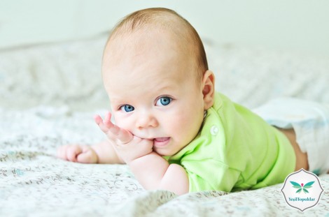 Bebeklerde Parmak Emme ve Tırnak Yeme Sorunu