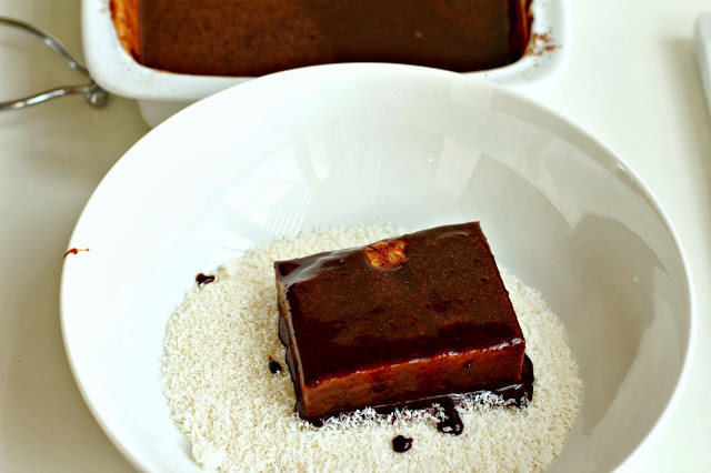 Beyaz Çikolata Kremalı Lokum Kek Tarifi