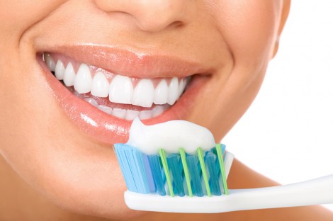 Evde Doğal Diş Beyazlatma Yöntemleri