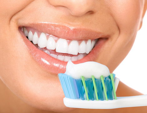 Evinizde Doğal Diş Beyazlatma Nasıl Yapılır?