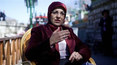İlk Başörtülü Belediye Başkanı Fatma Toru 