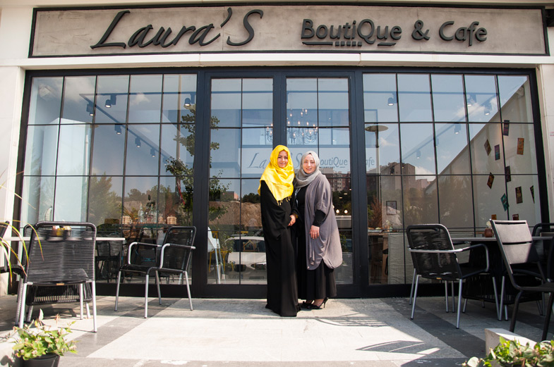 Laura's Boutique & Cafe