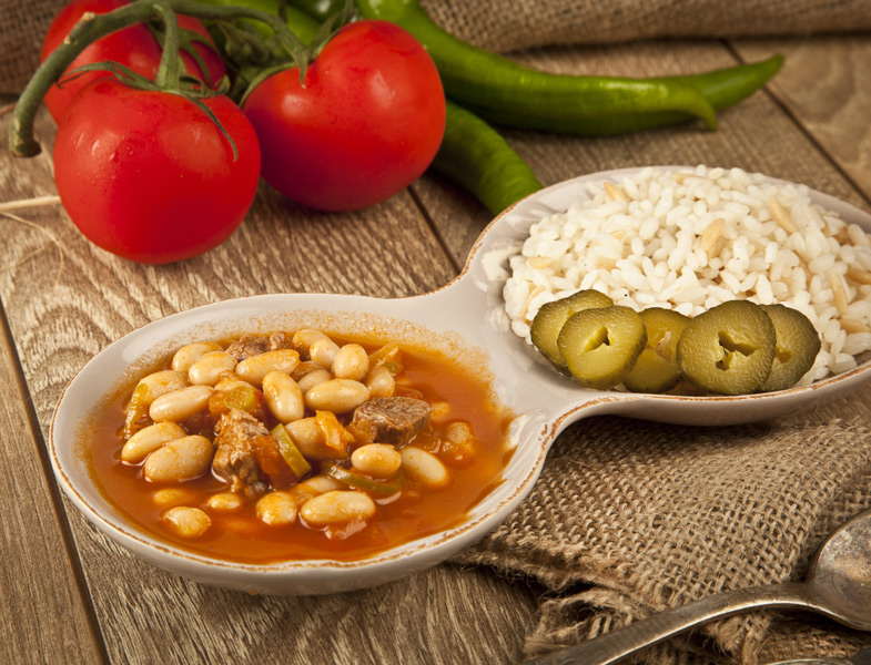 Güveçte Kuru Fasulye Tarifi