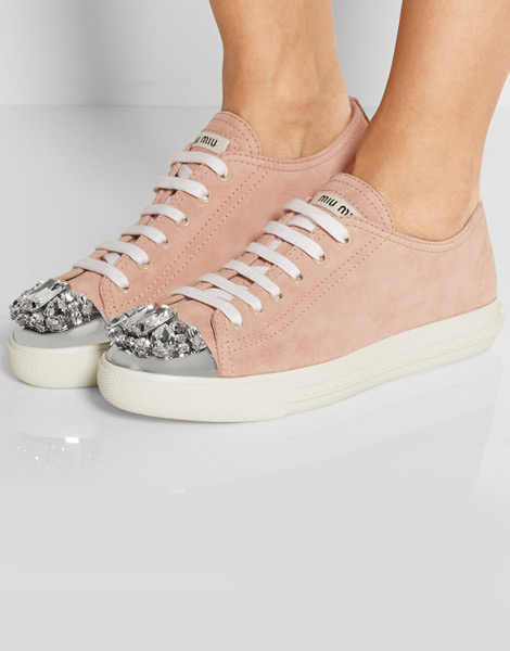 Sezonun En Güzel Sneakerları Nasıl Kombinlenir?-6