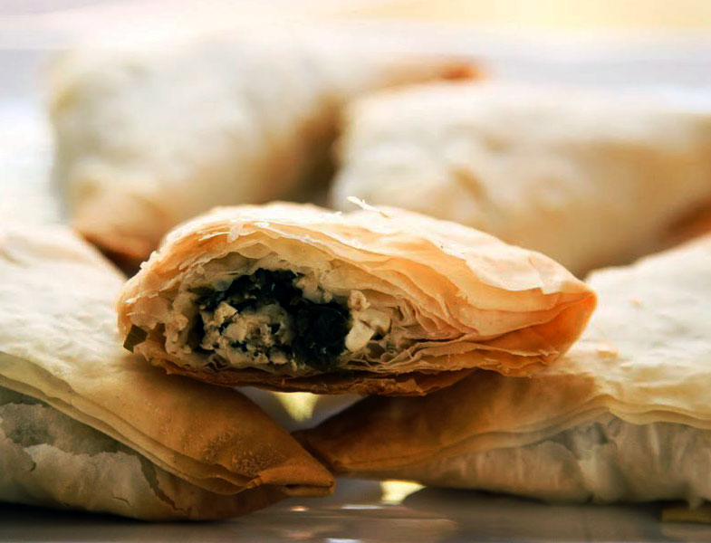 Çıtır Çıtır Peynirli Üçgen Börek Nasıl Yapılır?