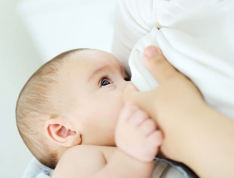 Anne Bebeğini 2 Yaşına Kadar Emzirmek Zorunda mı