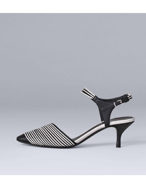 Giorgio Armani’nin Göz Alıcı Ayakkabı ve Çanta Koleksiyonu-12