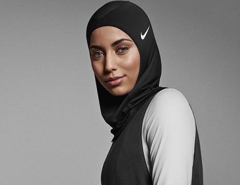 Müslüman Kadın Sporcular İçin Çıkarılan Nike Sporcu Başörtüsünün Tasarım Hikayesi