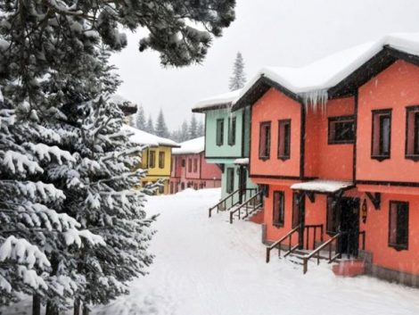 Kar Manzarasının Tadını Çıkarabileceğiniz Kartpostal Gibi 5 Yer