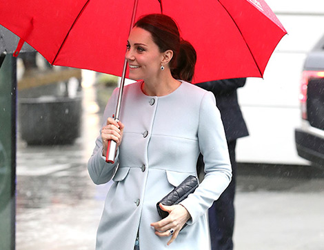 Prenses Kate’in Hamile Hanımlara Örnek Olacak Giyim Stili