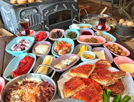 Bursa'nın Tadına Doyum Olmaz Kahvaltı Mekanı “Tostça