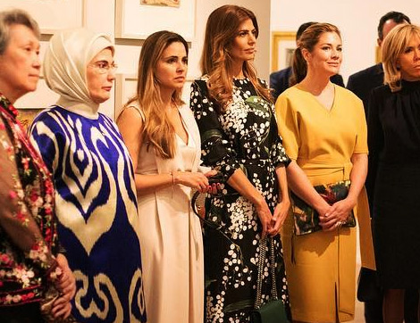 Uluslararası Ziyaretlere Katılan First Ladylerin Giyim Stilleri