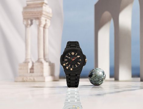 Versace’nin Kadınlar İçin Tasarladığı Spor Saat Modeli