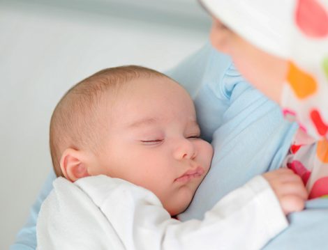 Bebeklerde Kilo Kontrolü