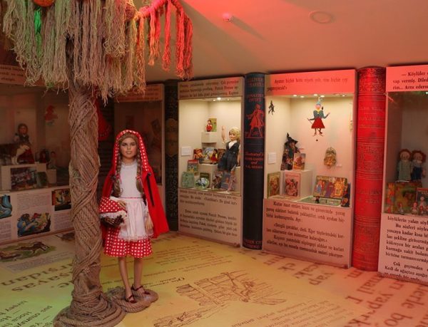 Kartal Belediyesi Masal Müzesi Kırmızı Başlıklı Kız