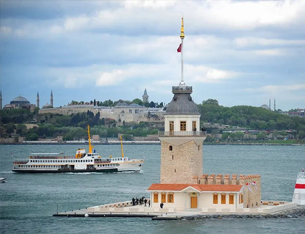 İstanbul Boğazı’nın İncisi: Yeniden Restore Edilen Kız Kulesi