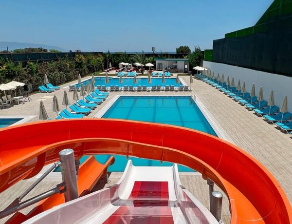 Rizom Hotels Beach Kaydıraklı Havuz