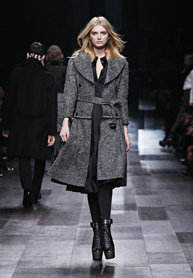 burberry pardesü manto tunik 4