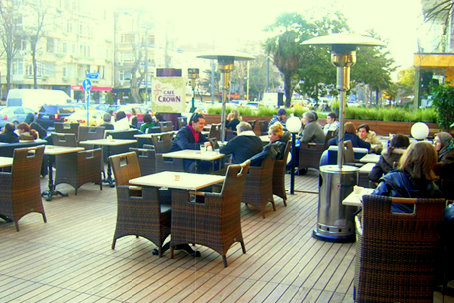 Caddebostan Cafe Crown’da Kahve Molası