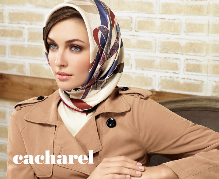 Cacharel Eşarp 2012 Koleksiyonu İle Seyahatlerinizin Vazgeçilmezi Oluyor!