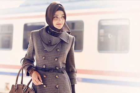Güzelliği Üstünüzde “Zühre Pardesü”