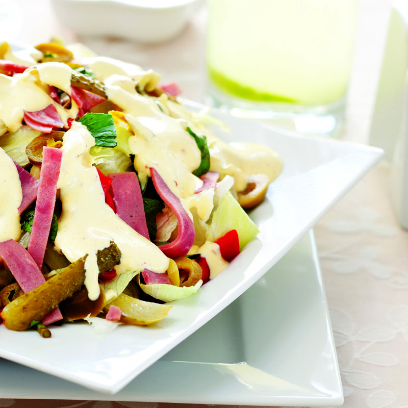 hardal soslu yoğurtlu marul salatası