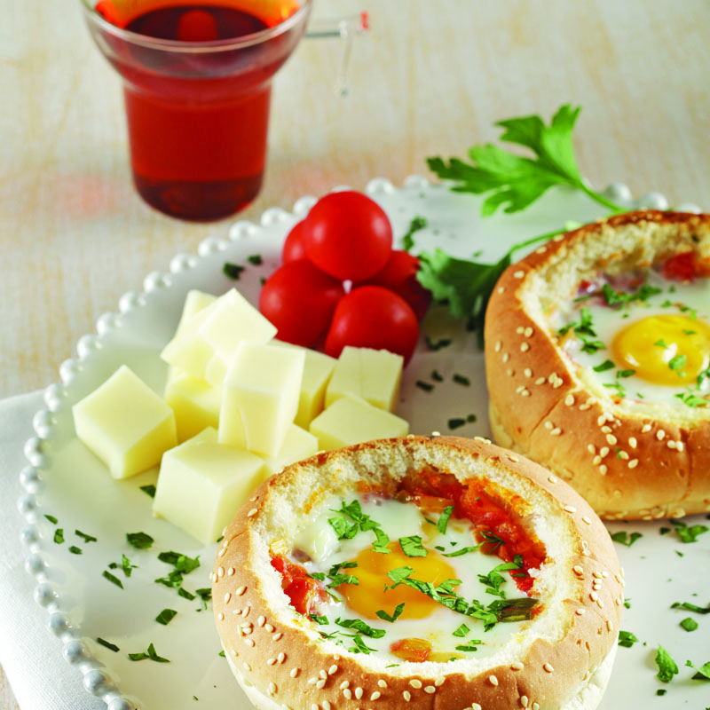 Ekmek çanağında yumurta