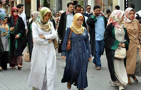 Danıştay’dan Başörtülü Avukata Vize!
