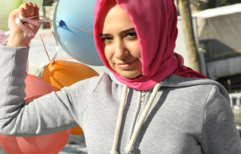Bu Elbise Her Tesettürlü Kadının Gardırobunda Olmalı!