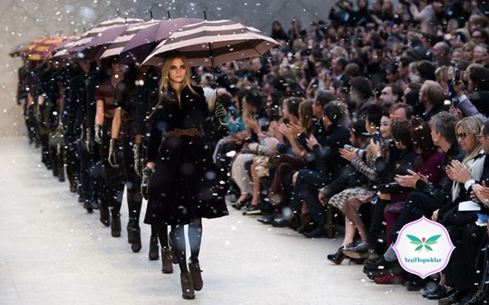Burberry-2013-Sonbahar-Kış-Trençkot-Modelleri