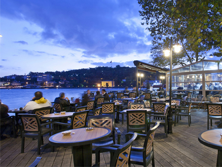 Boğaz Manzaralı Cafe: İstinye İskele Çay Bahçesi