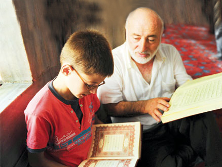 Dede ile Torunun Birlikte Sosyalleşeceği Camiler Geliyor