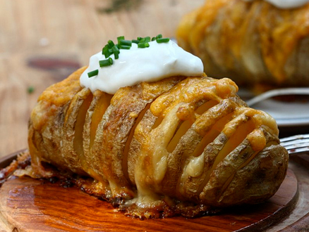 Harika Lezzetiyle Baharatlı Hasselback Patates!