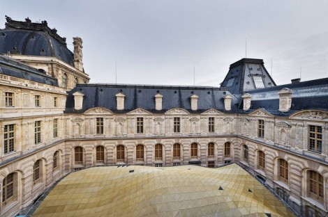 Louvre Müzesi'nden Uçan Çatı