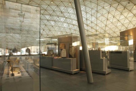 Louvre Müzesi'nden Uçan Çatı