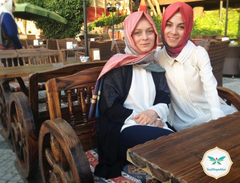 Lamra-İpek-Röportajı-Feyza-Ferhan-Şafak-(1)