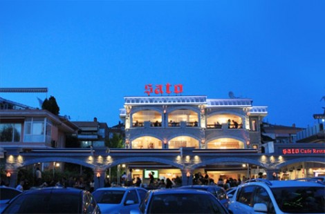 Şato Cafe Gece Görüntüsü