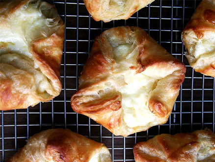 Beş Çayına Çıtır Çıtır Peynirli Börek Tarifi