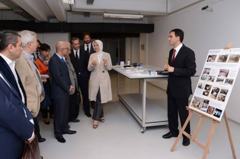 Hayrünnisa Gül, Köşk’teki Tabloların Restorasyon Çalışmalarını İnceledi