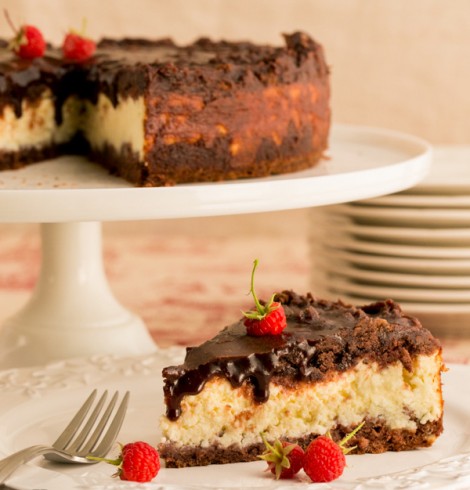 Süzme Peynirin Ayrı Bir Lezzet Kattığı Çikolatalı Cheesecake Tarifi