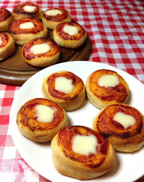 Atıştırmalık Mini Pizza Tarifi