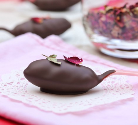 Çikolata ve Güllü Kaşıkta Truffle Tarif