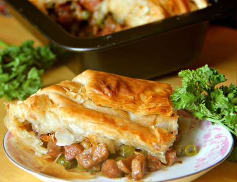 Etli ve Bezelyeli Çıtır Börek Tarifi